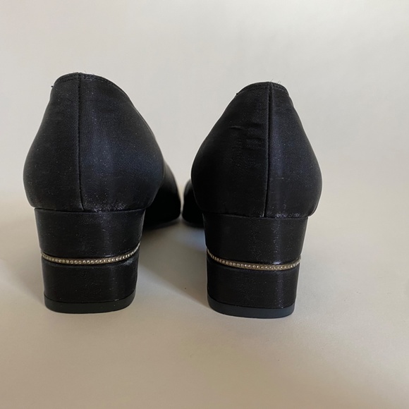 Ferragamo Women's Shoes (Pumps) - Picture 4 of 5